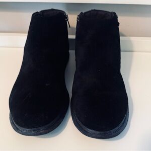 Vionic Water Repellent Black Suede Ankle Boots Booties Flat Double Zip Size 8.5